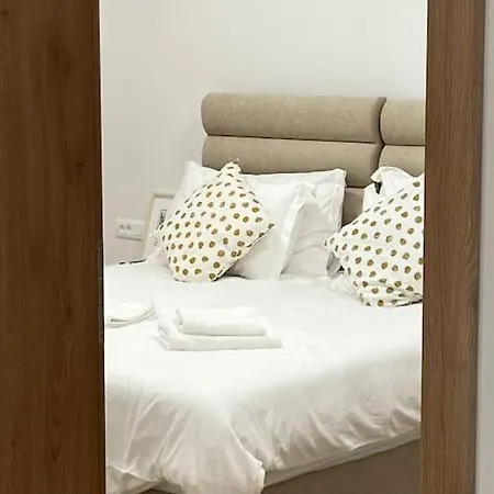 Mi, Opatija Riviera Villa