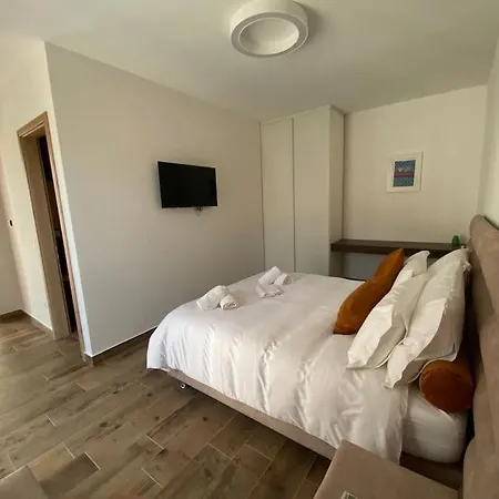 Mi, Opatija Riviera Villa