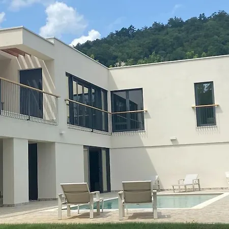 Mi, Opatija Riviera Rukavac (Primorje-Gorski Kotar)