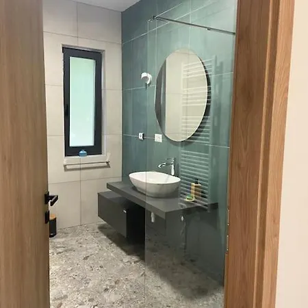 Mi, Opatija Riviera Villa Rukavac (Primorje-Gorski Kotar)