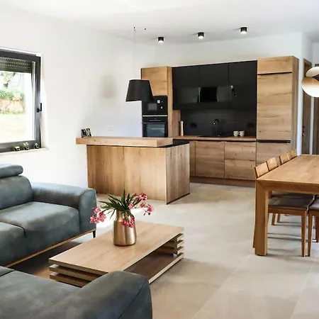 Mi, Opatija Riviera *