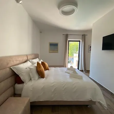 Mi, Opatija Riviera Rukavac (Primorje-Gorski Kotar)