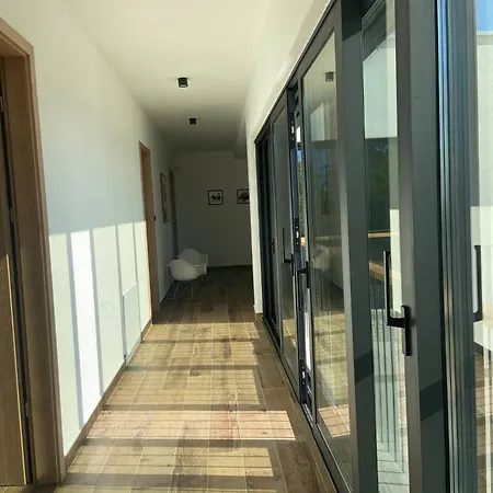 Mi, Opatija Riviera Rukavac (Primorje-Gorski Kotar)