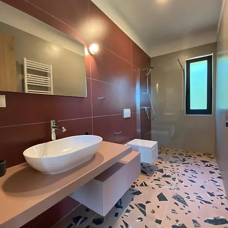 Mi, Opatija Riviera Rukavac (Primorje-Gorski Kotar)