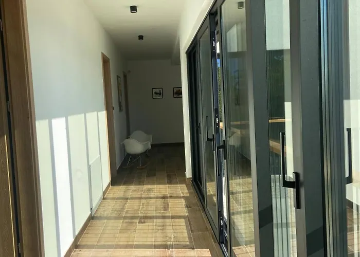 Mi, Opatija Riviera Rukavac